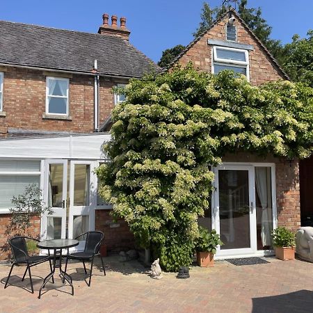 The Corner House, 36, Broadway Road, Apartment Evesham Exterior photo