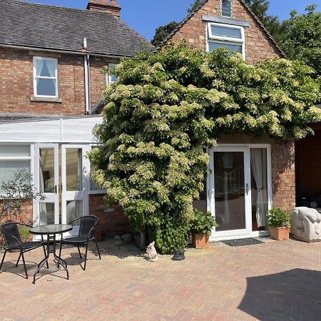 The Corner House, 36, Broadway Road, Apartment Evesham Exterior photo