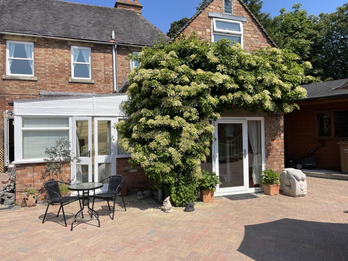 The Corner House, 36, Broadway Road, Apartment Evesham Exterior photo